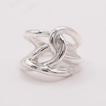 Silver ring with an organic knot design