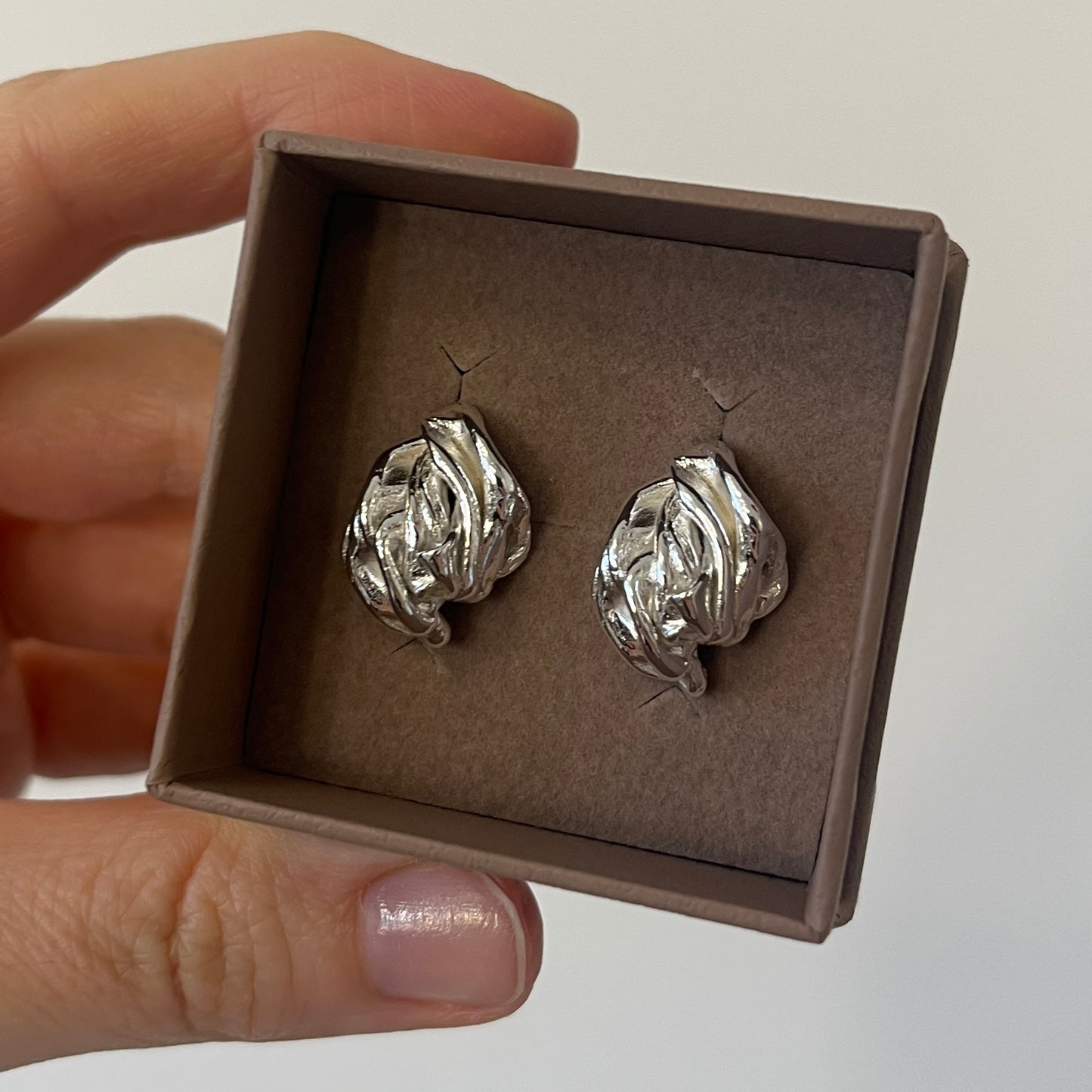 Silver flower earrings 