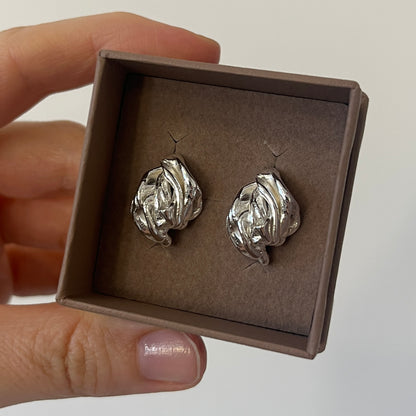 Silver flower earrings 