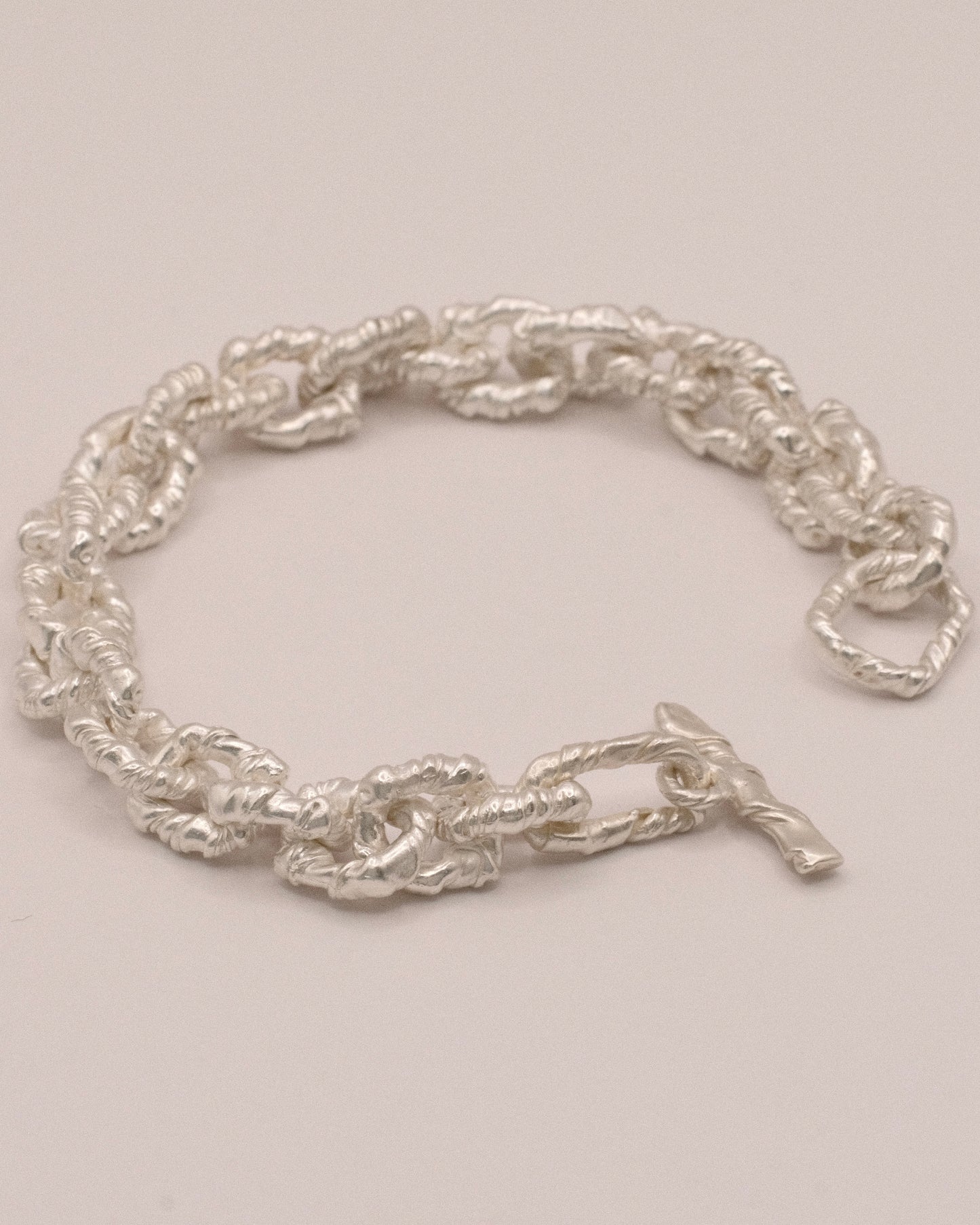 Silver elegant chain bracelet 